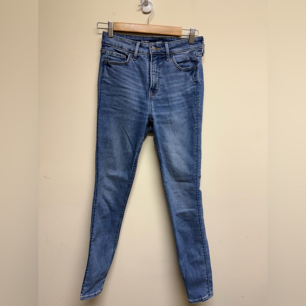 Old Navy Women's Skinny Jeans in Blue